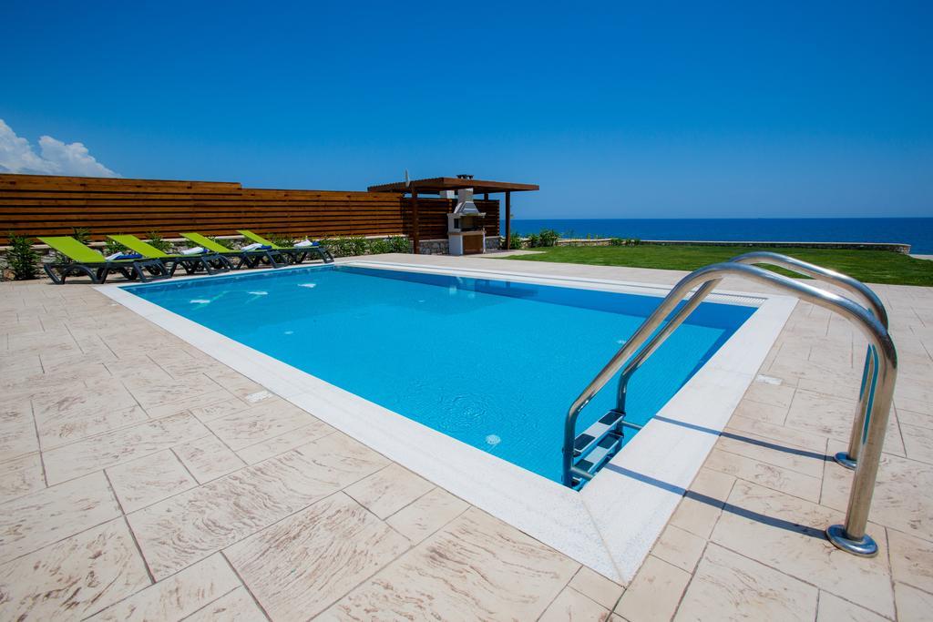 Antonoglou Beach Villas - Waterfront Luxury Retreat Lakhaniá Cameră foto